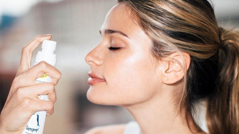 Điểm danh các dòng kem chống nắng dạng xịt vật lý hot nhất hè 2022 2