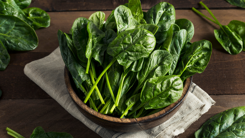 Điều gì xảy ra khi bạn ăn cải bó xôi hàng ngày? 1