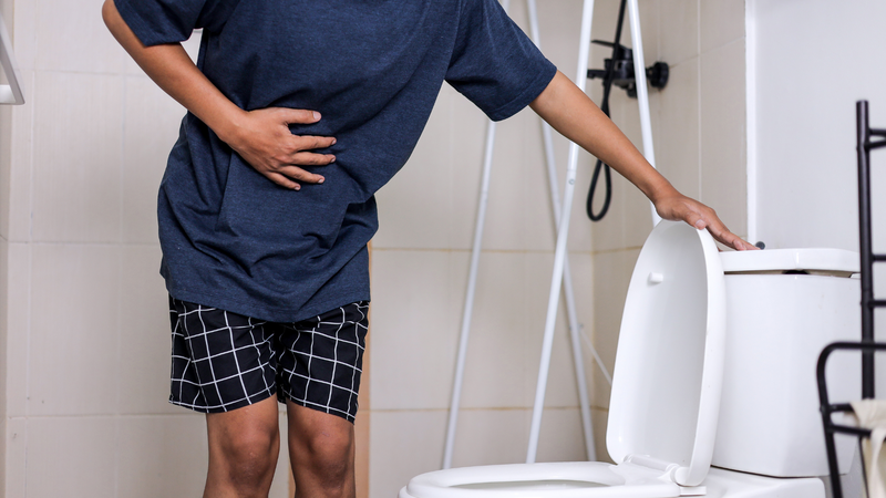 Khát nước và táo bón có thể liên quan đến ăn quá nhiều đạm