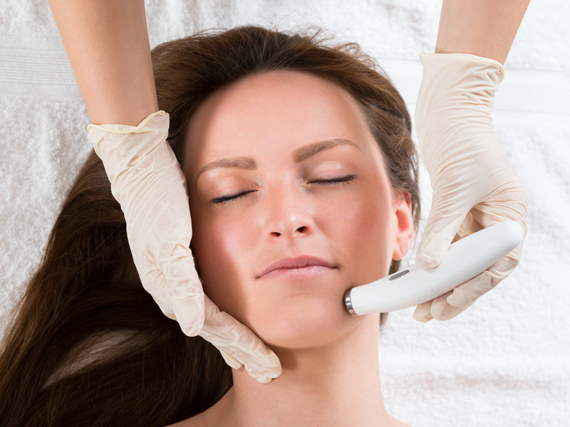 Điều trị lỗ chân lông to bằng lăn kim có tốt không?