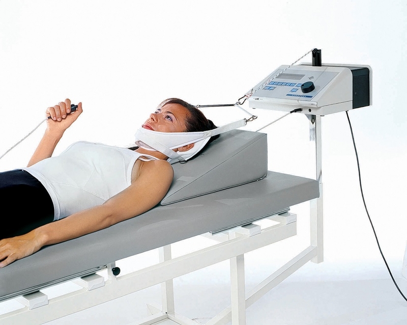 Điều trị thoát vị đĩa đệm cột sống cổ bằng cách nào hiệu quả và an toàn nhất 2