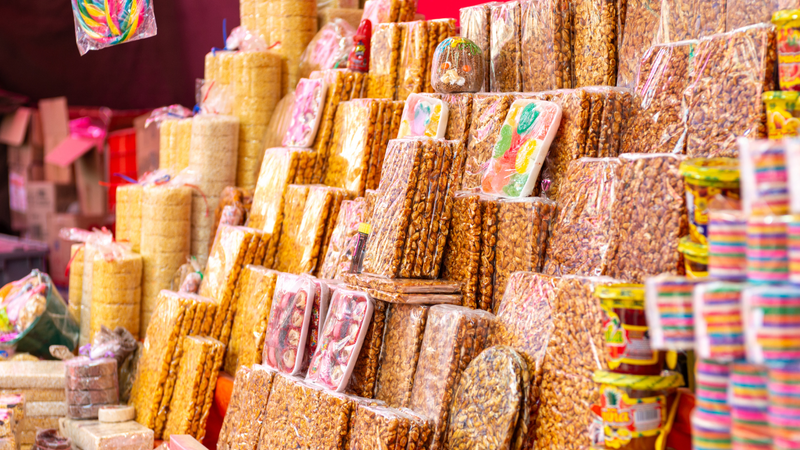Các loại đường mía, nước ngọt có ga, bánh kẹo ngọt