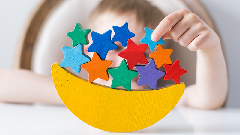 Đồ chơi Montessori 0-6 tuổi có lợi ích gì? Cách chọn đồ chơi Montessori cho trẻ 0-6 tuổi 3