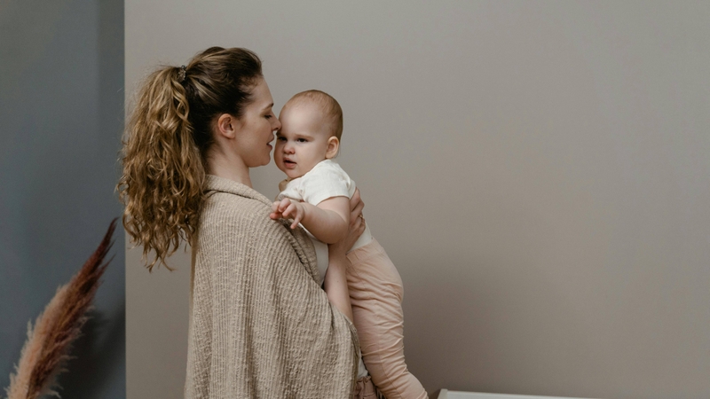 cần theo dõi các dấu hiệu như ho nhiều hoặc mệt mỏi bất thường để phát hiện sớm phản ứng hiếm gặp