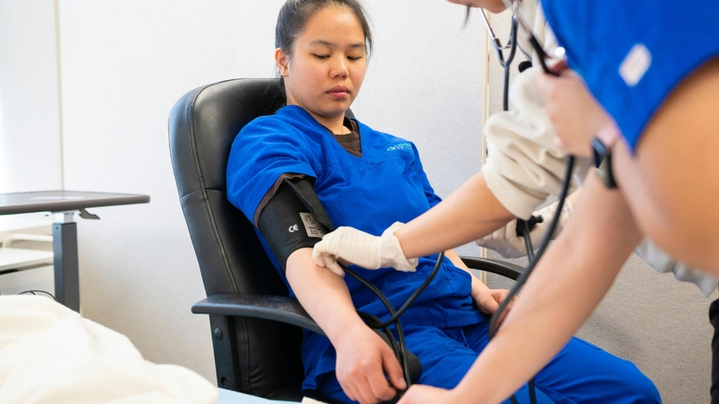 Với những người đã được chẩn đoán tiền tăng huyết áp hoặc tăng huyết áp, theo dõi cần thực hiện thường xuyên hơn