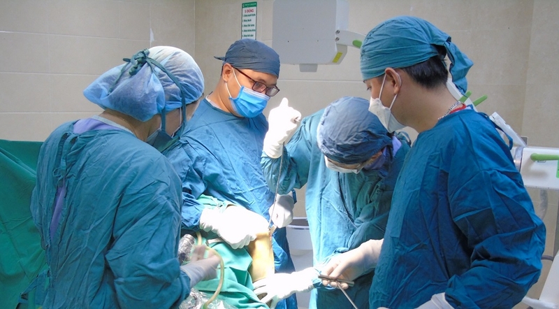 Đóng đinh nội tủy là thế nào? Ưu điểm và rủi ro của phương pháp đóng đinh nội tủy 3