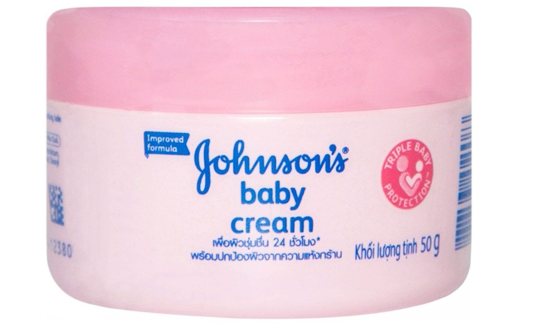 Kem dưỡng ẩm Johnson’s Baby Cream nắp hồng được dùng cho những bạn có làn da dầu và da dầu có mụn