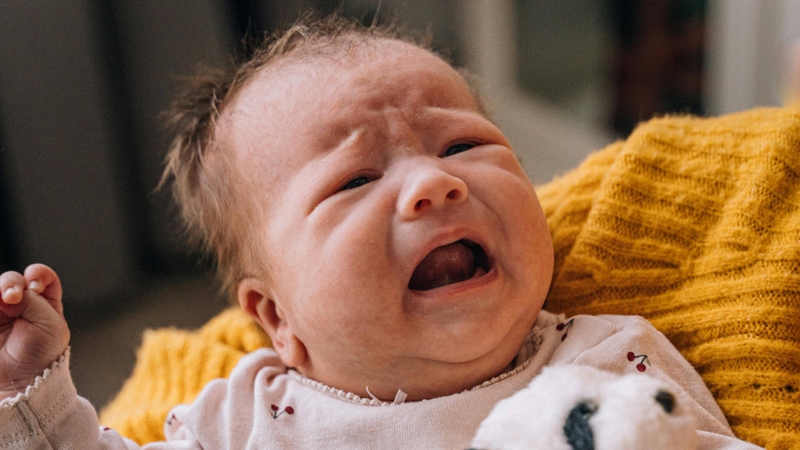 Trẻ bị mất đoạn vai ngắn nhiễm sắc thể số 5 sẽ bị hội chứng tiếng mèo kêu