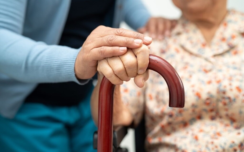 Đột quỵ liệt nửa người: Nguyên nhân, dấu hiệu nhận biết, chẩn đoán và điều trị 5