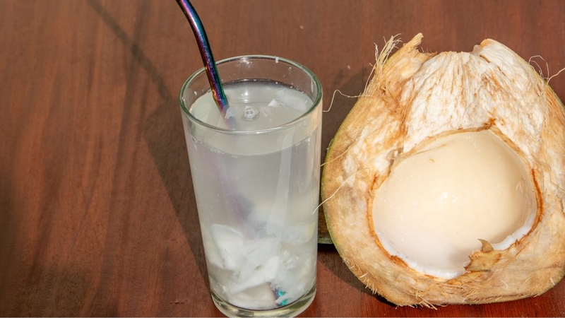 Nước dừa dâu chứa thành phần dưỡng chất khá phong phú