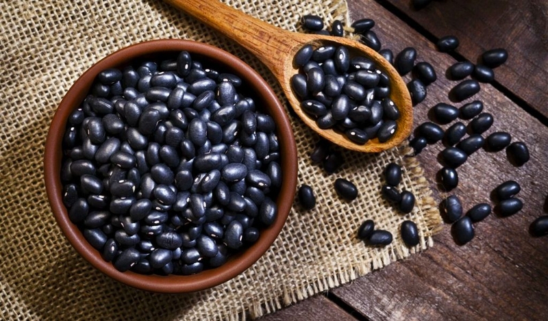 Dừa hầm đậu đen trị đau khớp có thật sự hiệu quả không? 1