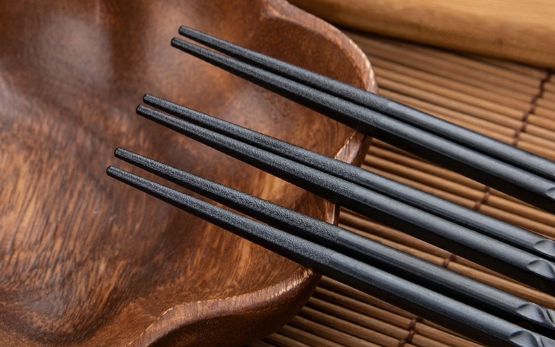 Đũa sợi thủy tinh là một loại đũa được sản xuất từ các sợi thủy tinh siêu mỏng