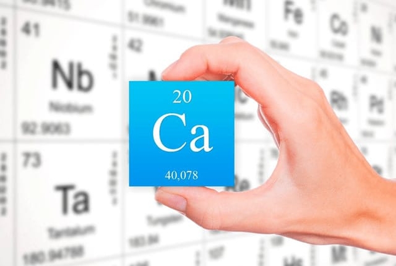 me-cho-con-bu-nen-uong-canxi-loai-nao-1