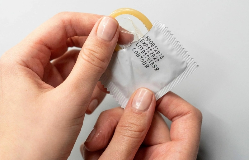 Dùng bao cao su vẫn có thai: Nguyên nhân do đâu? 2