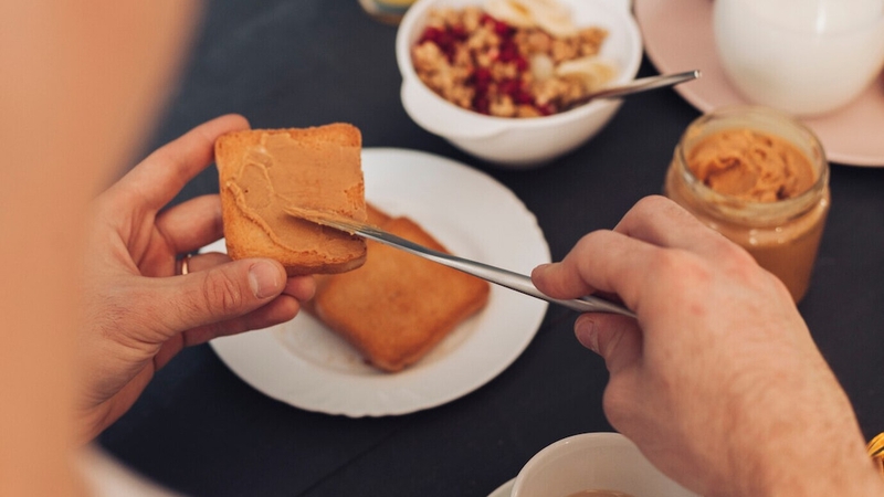 Dùng bơ đậu phộng ăn chay được không? 3