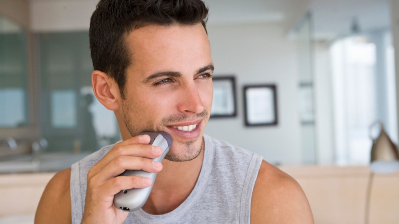 Dùng chung máy cạo râu có sao không? Cảnh báo rủi ro và cách bảo vệ sức khỏe 1