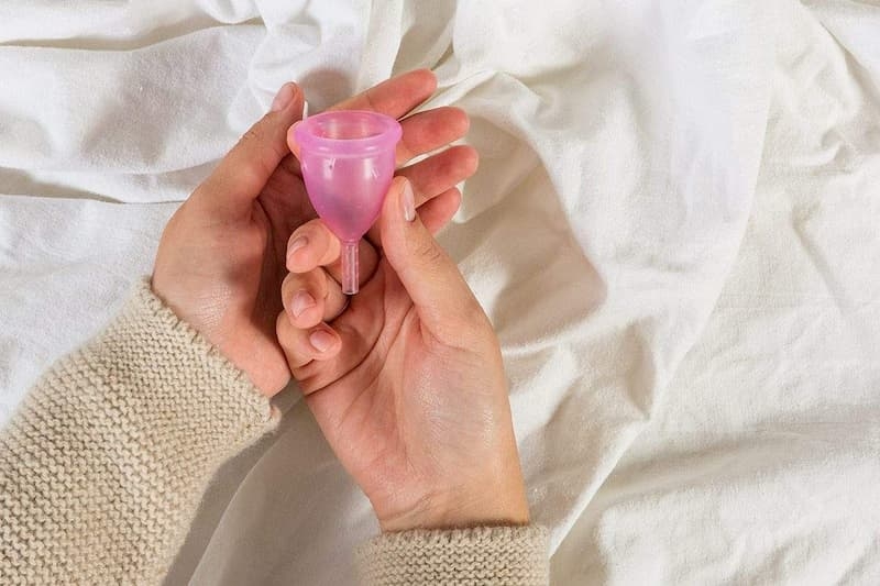 Cốc nguyệt san bị tuột ra ngoài và cách xử lý 1