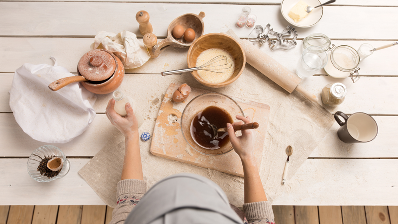 Không cân đối các nguyên liệu làm bánh bị chai cứng