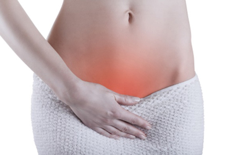 Hướng dẫn dùng Gynofar đúng cách  Dùng với tần suất vừa phải, tốt nhất chỉ nên dùng khi đến tháng, trước hoặc sau khi QHTD, vào những ngày nhiều huyết trắng hay khi thấy các triệu chứng viêm nhiễm gây khó chịu vùng kín (như ngứa, huyết trắng bệnh lý hay có mùi hôi...) và không nên dùng quá nhiều lần trong ngày (chỉ 1 - 2 lần/ngày khi điều trị bệnh). Chỉ dùng dung dịch vệ sinh để vệ sinh bên ngoài vùng kín, không dùng để thụt rửa sâu âm đạo, cũng không dùng để vệ sinh các vùng khác trên cơ thể. Nếu thấy có dấu hiệu nóng, bỏng rát, đỏ hay khó chịu bất thường khi sử dụng dung dịch vệ sinh, nên ngưng dùng và tham khảo ý kiến của bác sĩ vì có thể bị dị ứng với thành phần của sản phẩm. 3