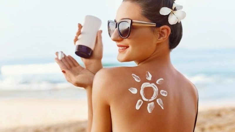 Dùng kem chống nắng Uv Defender Uv Serum Invisible Fluid L'oreal có tốt không? 1