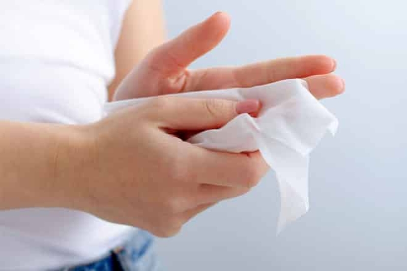 Chỉ nên sử dụng khăn ướt để vệ sinh cá nhân