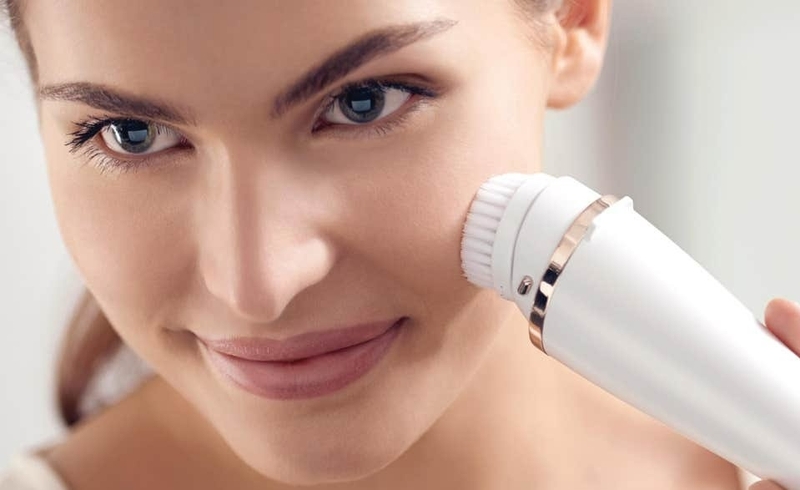 Dùng máy rửa mặt với dầu tẩy trang đúng cách là như thế nào?2