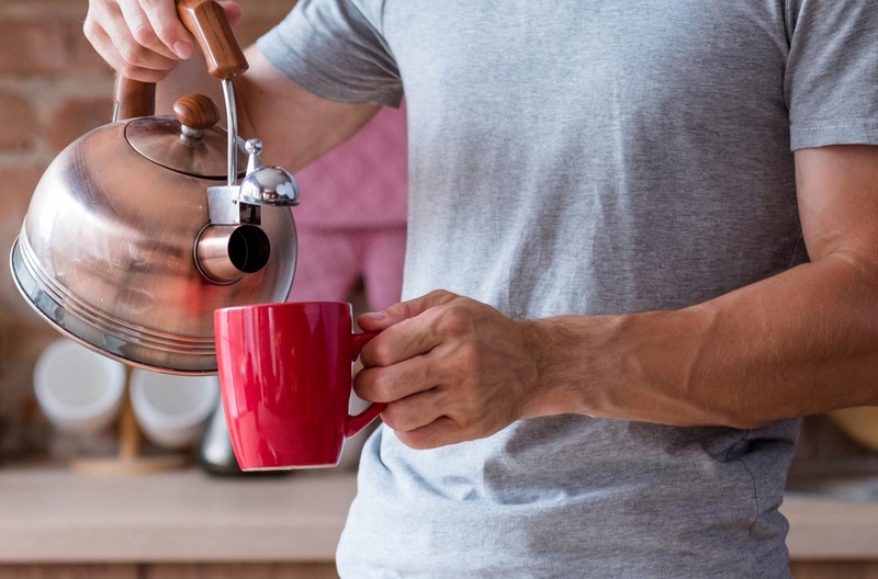 Dùng nước cấp ẩm cơ thể - Bạn cần phải uống đúng cách 2