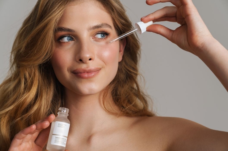 Cần làm gì khi dùng nước tẩy trang bị rát mặt 3