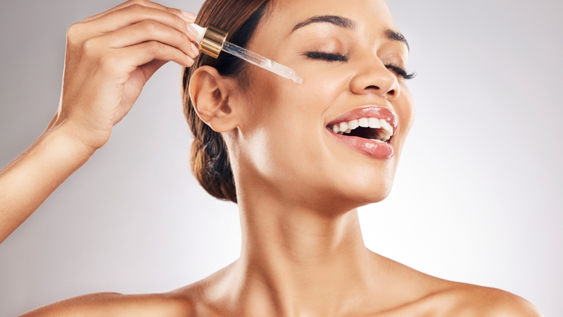 Dùng retinol vào mùa hè như thế nào là an toàn? 2