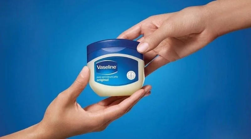 Dùng vaseline làm kem lót được không? Một vài lưu ý khi sử dụng 1
