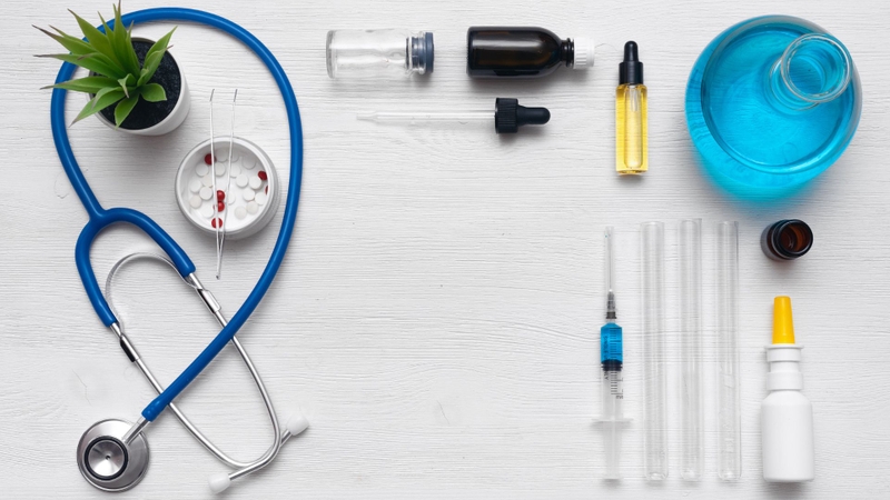 Dược lý là gì? Dược lý học là ngành khoa học nghiên cứu về thuốc và những tác động sinh học của thuốc lên cơ thể sống