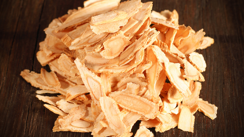 Cây đương quy là một trong những vị thuốc bổ huyết nổi tiếng trong y học cổ truyền, đặc biệt được sử dụng nhiều cho phụ nữ