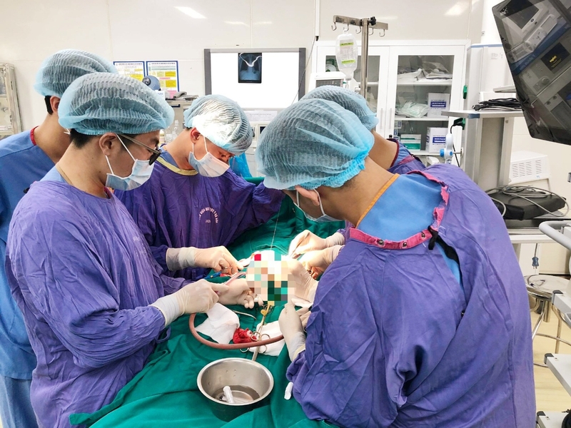 Phẫu thuật khi dương vật bị cong sang trái