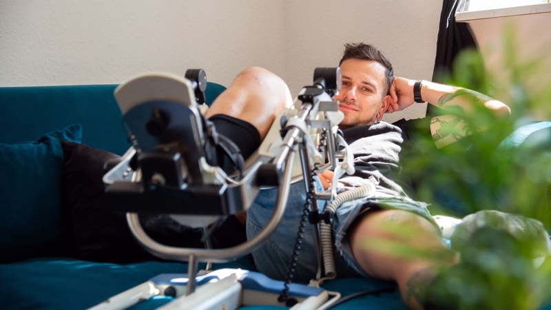 Đứt dây chằng chéo trước có đá bóng được không? Giải đáp từ chuyên gia 2