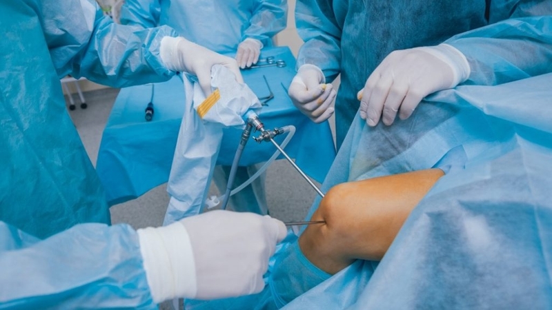 Đứt dây chằng đầu gối có phải mổ không? Những điều bạn cần biết 2