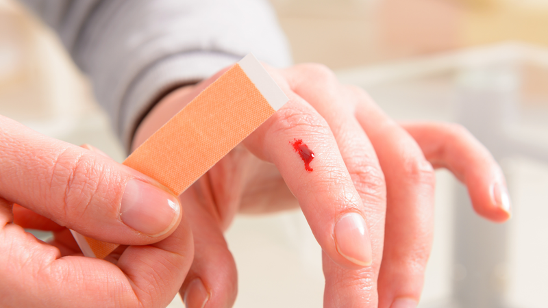 Tình trạng chảy máu kéo dài, khó cầm có thể là dấu hiệu cảnh báo nhiều bệnh lý nghiêm trọng