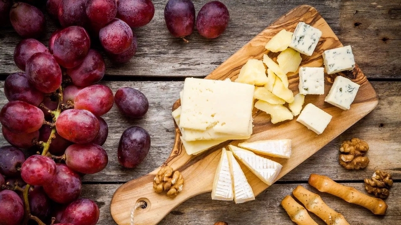 Kết hợp edam cheese với các món ăn để gia tăng hương vị