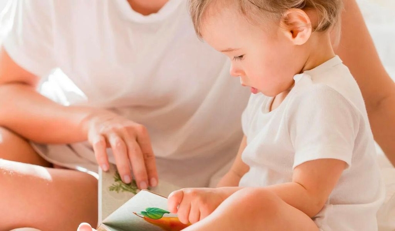 Em bé 2 tuổi chưa biết nói có sao không? Có cách cải thiện không? 3