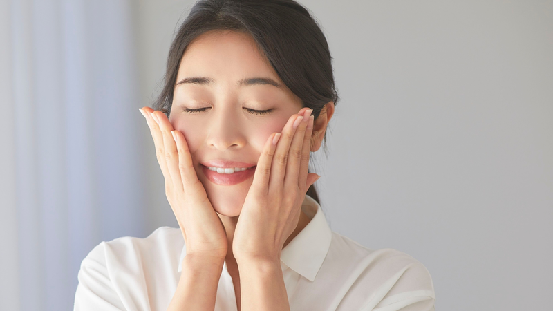 Emulsion thẩm thấu nhanh vào da mà không để lại cảm giác bết dính