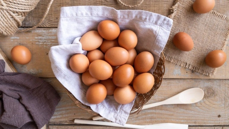 Trứng có thể giúp tăng mức cholesterol HDL (tốt) để bảo vệ sức khỏe tim mạch