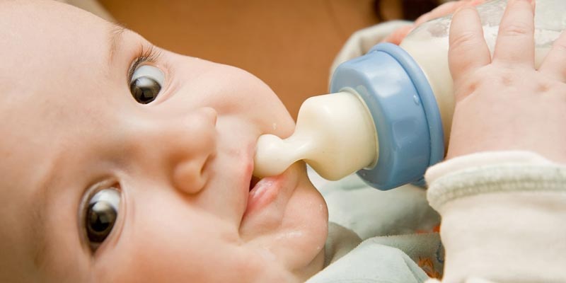 Chia sẻ cách xử lý khi trẻ bị dị ứng đạm sữa bò cho các mẹ 1