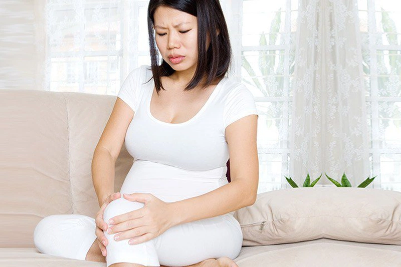 gò bụng khi mang thai