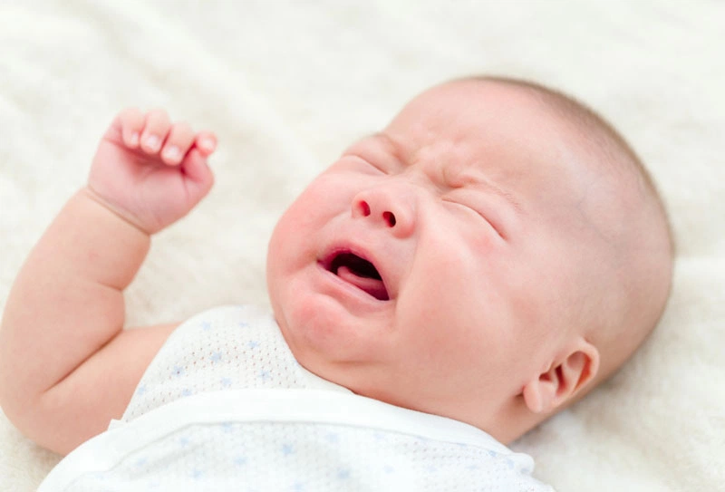 Nguyên nhân và cách xử lý trẻ sơ sinh hay vặn mình và ọc sữa 2