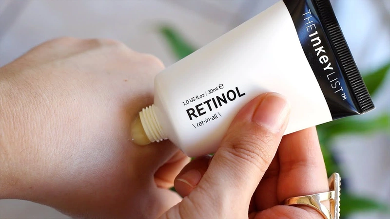 Sau khi nặn mụn có nên dùng retinol 2