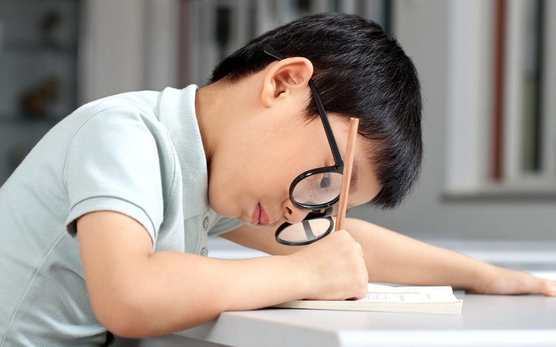 Cách chăm sóc mắt cận giúp bé không bị tăng độ 3
