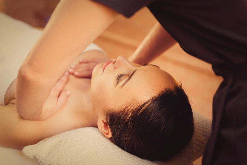 cách massage làm tăng số đo vòng 1