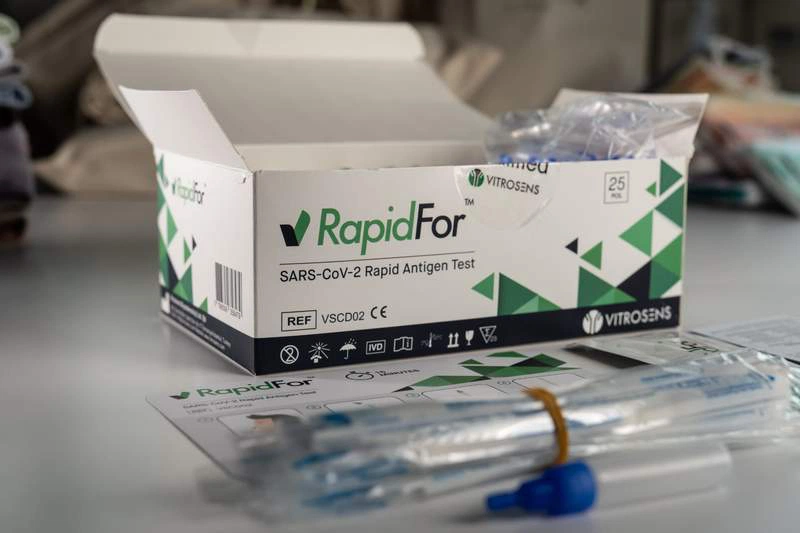 Bộ test nhanh kháng khuyên Rapidfor Sars Cov-2 Rapid Antigen Test