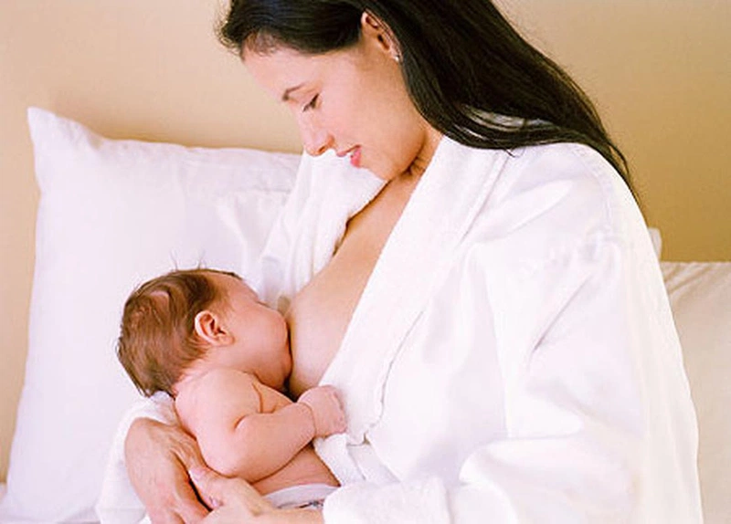 5 tư thế cho con bú dễ chịu nhất mà mẹ nên biết 1