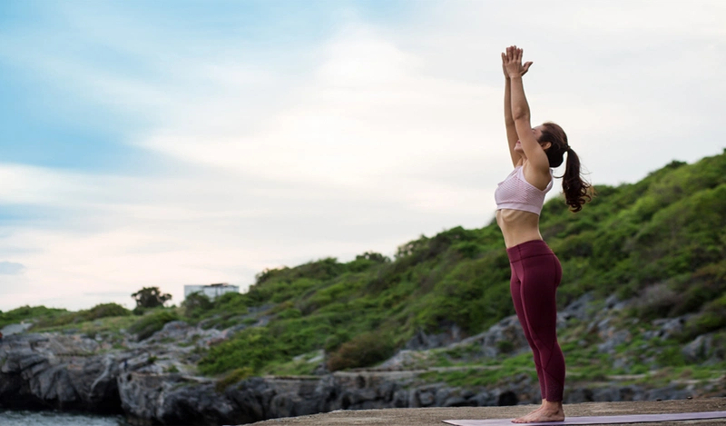 bài tập yoga cho người bị rối loạn tiền đình tư thế trái núi