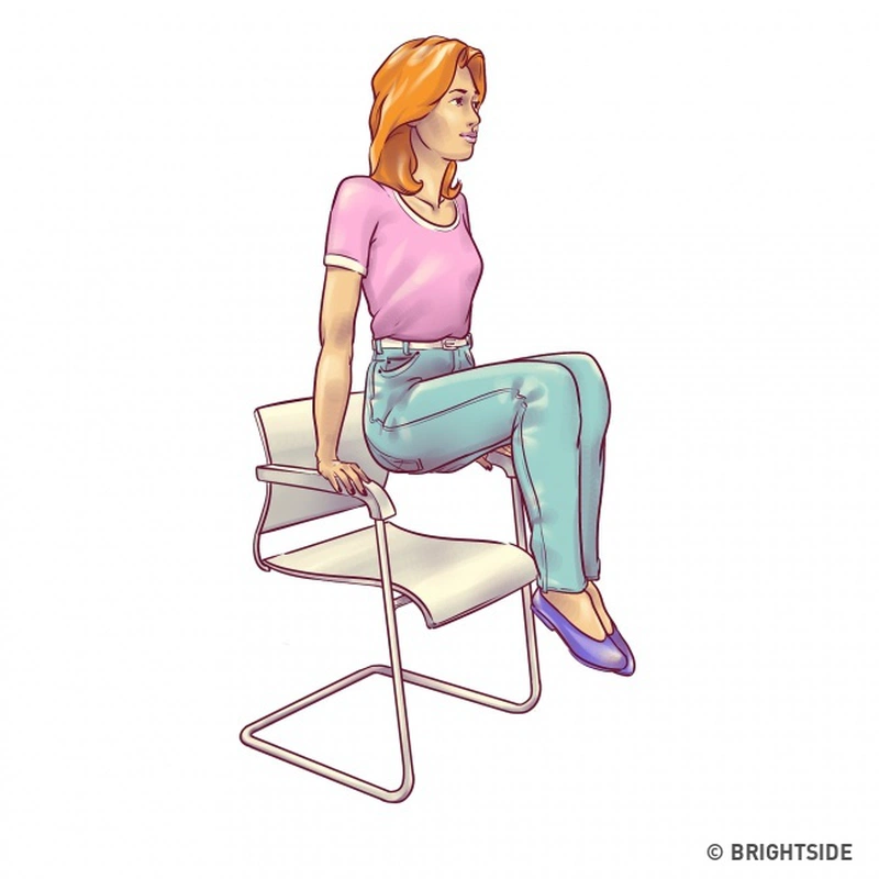 7 bài tập giảm mỡ bụng với ghế giúp bạn sở hữu vòng hai phẳng lỳ 5